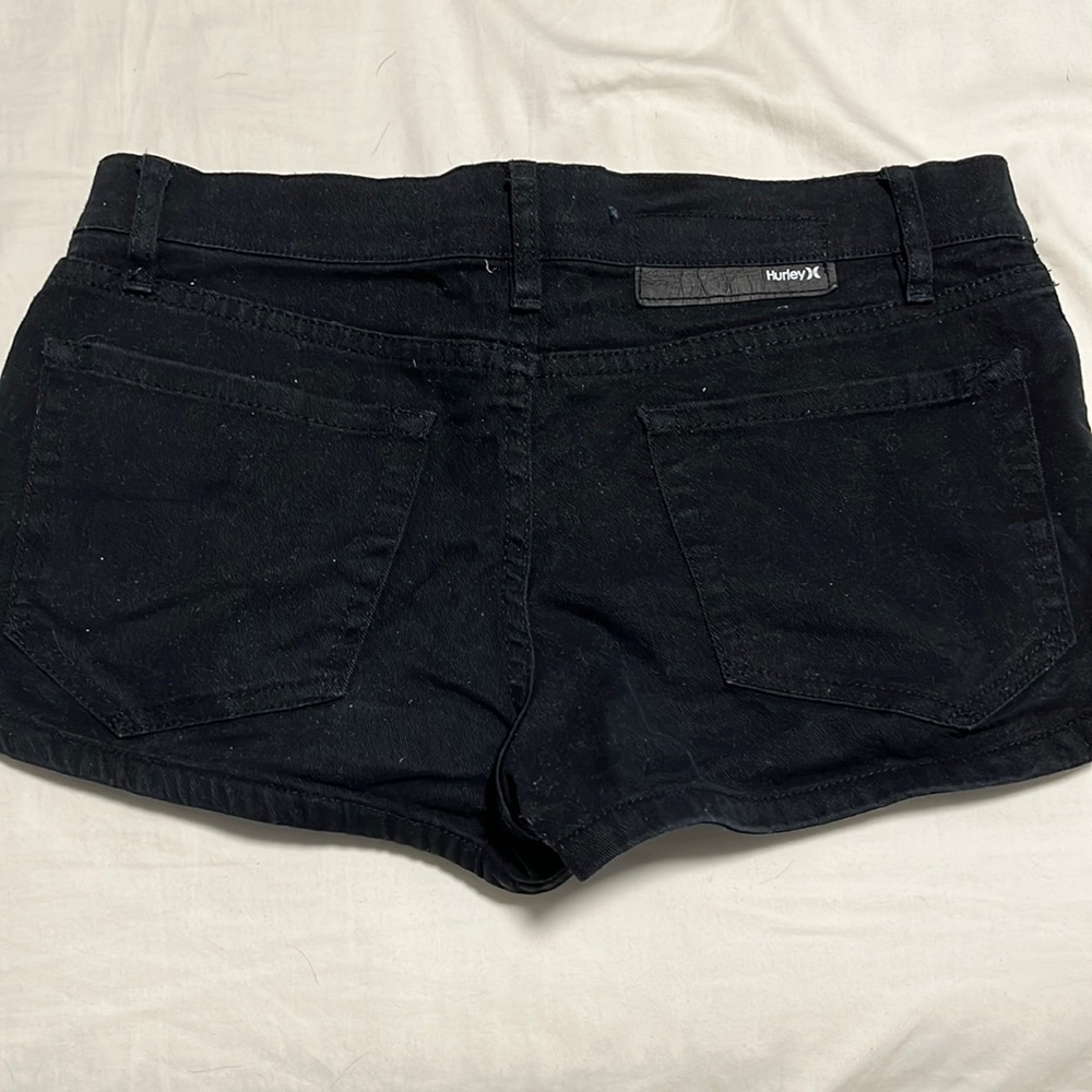Hurley size 25